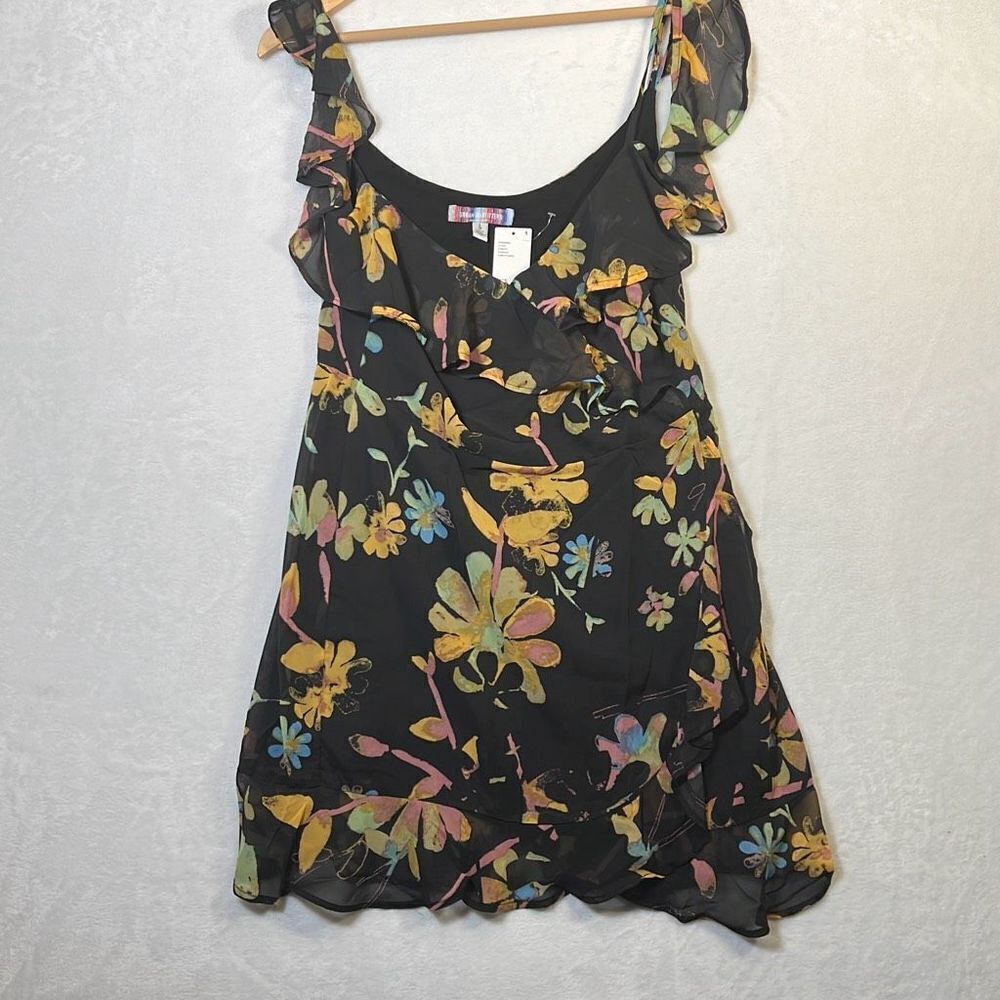Urban outfitters Teyanna Floral Cold‎ Shoulder Mini Dress-NWT-large